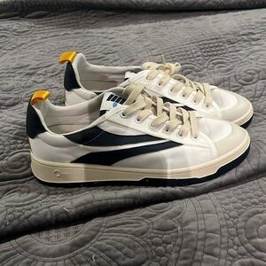 Oncept Sneakers size 8 NWT
